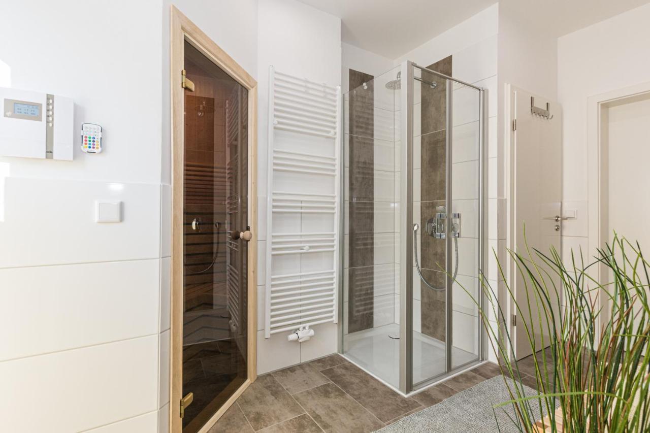5 Sterne Ferienhaus Direkt Am See Mit Sauna-Kamin-Garten Krakow am See Exterior foto